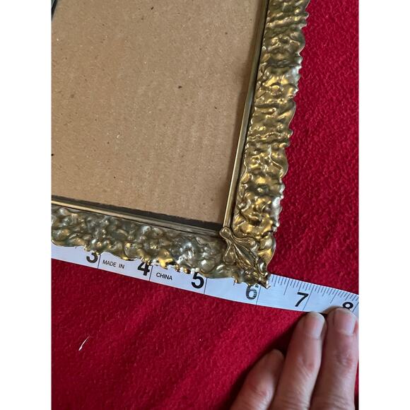 vintage MCM gold tone metal embossed decretive picture frame photo 5x7 - Picture 7 of 7